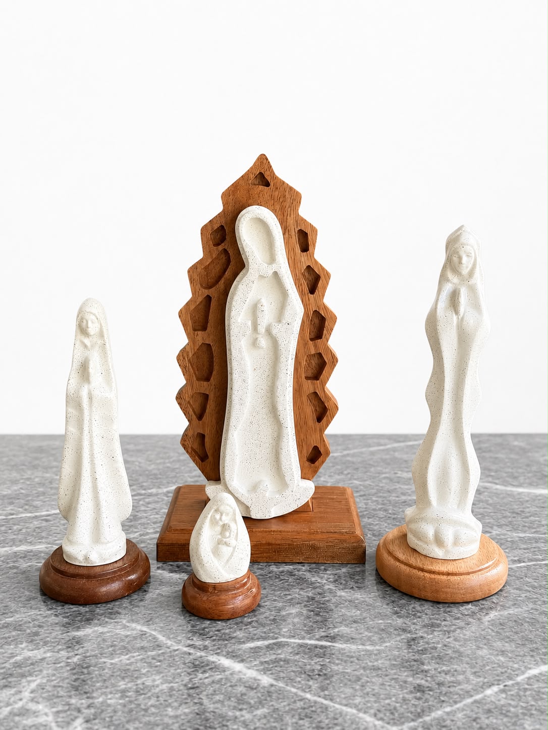 Escultura Virgen de Guadalupe en Madera y Marmolina